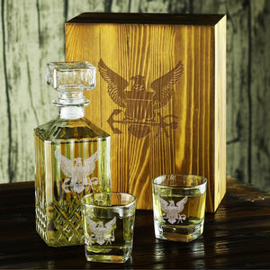 Whiskey Decanter - Personalized with your own logo - GiftCustomization